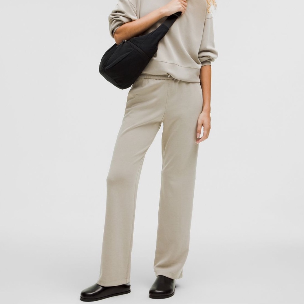 {Lululemon} Softstreme High-Rise Pant - Size 8
